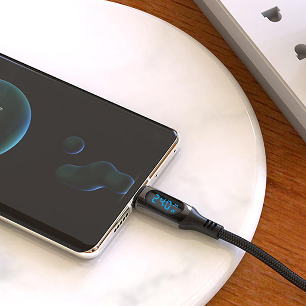 The LED display of the USB-C to USB-C fast charging cable can show the power in real time when charging a smartphone