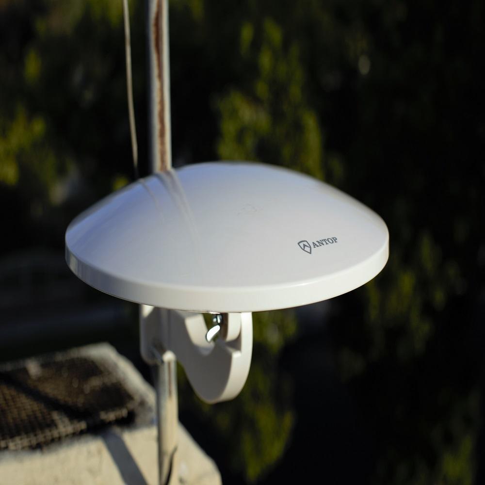 UFO Smartpass Amplified Outdoor/Attic/RV HDTV Antenna with Builtin 4G