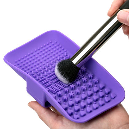 Silicone Makeup Brush Cleansing Palette Cosmetic Make Up Cleaner Tool, Random Color