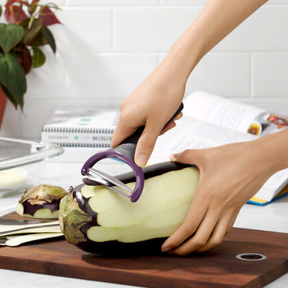OXO Large Vegetable Peeler Rustproof Stainless Steel, 5"/ 13.5cm H - OXO